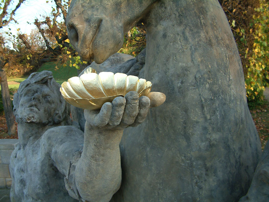 Fontána Napájení Héliových koní - zámek Dobříš r. 2008